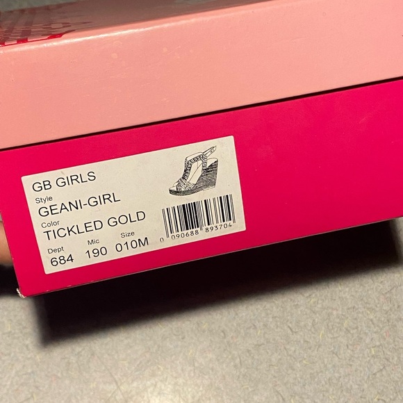 Little girls size 1 bling gold wedge sandals - Picture 5 of 6